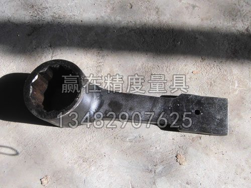 敲击凸型扳手